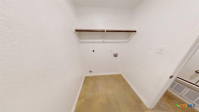 Building Photo - 1608 Tejas Trail
