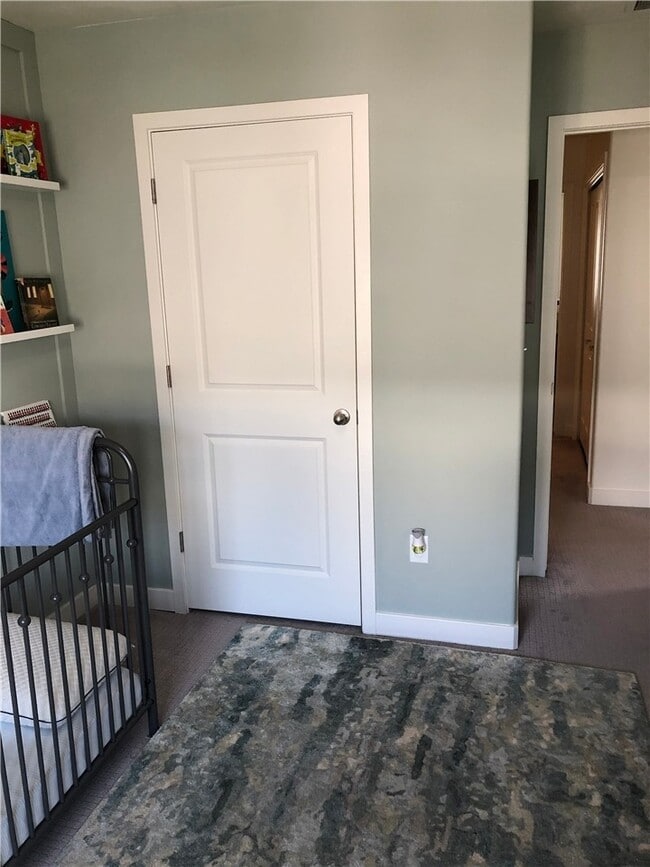 Building Photo - Luxury Bluffdale 4 Bedroom Town Home