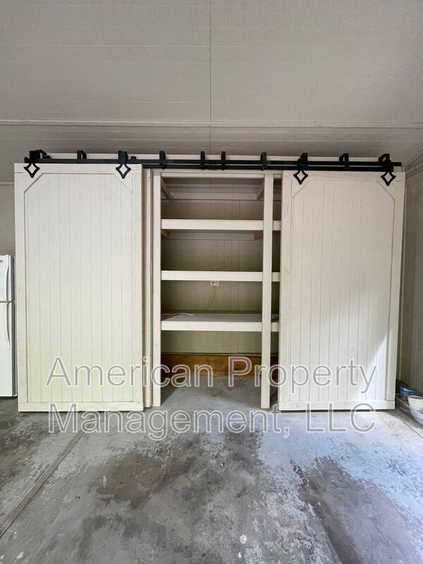 Building Photo - 3711 E 108th St