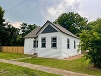 Building Photo - 806 N Central Ave