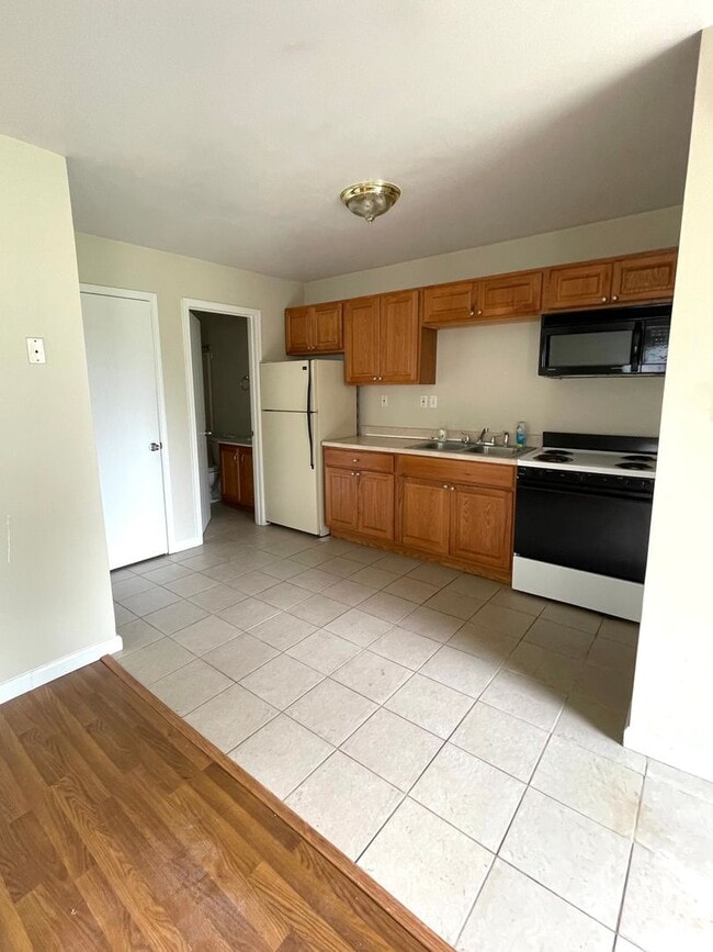 Building Photo - 1 Bed 1 Bath Apartment FOR RENT in Moscow ...