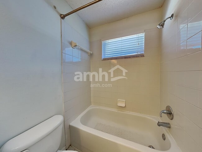 Building Photo - 716 Grand Canyon Dr