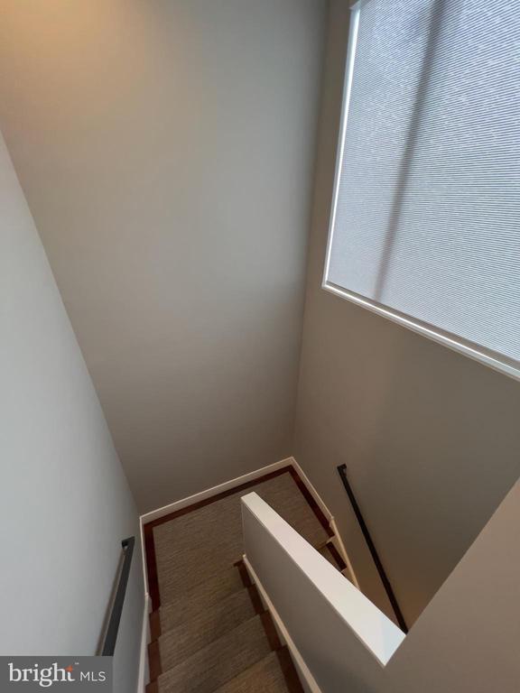 Building Photo - 423 Wallace St