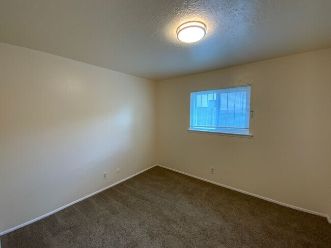 Building Photo - 4 Bedroom Single Story Home Available Near Tramway Blvd NE & Lomas Blvd NE!