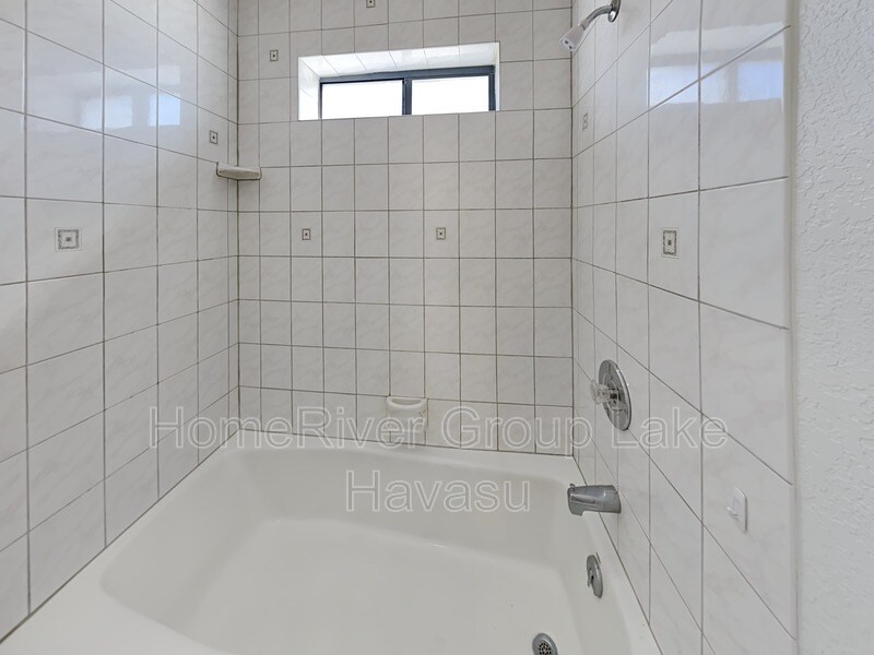 Building Photo - 3060 Ironwood Dr
