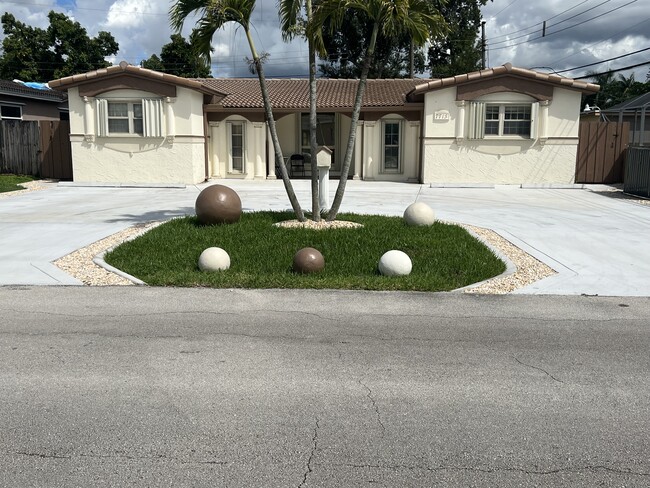 Primary Photo - 7713 Biltmore Blvd