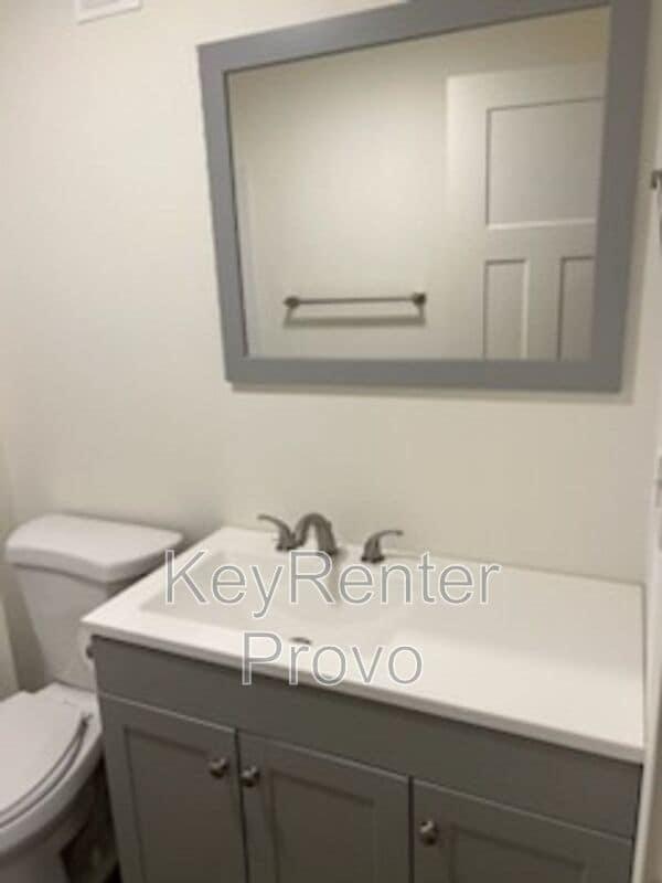 Building Photo - 4724 E Lake Vista Dr