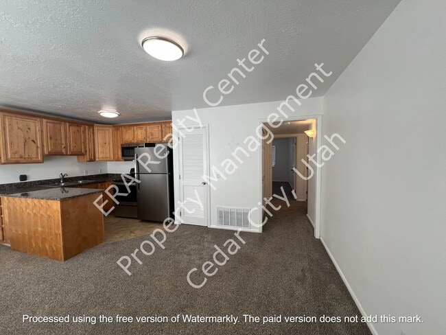 Building Photo - Move-In Bonus!  3 Bedroom - 2 bath Condo in Cedar Cove