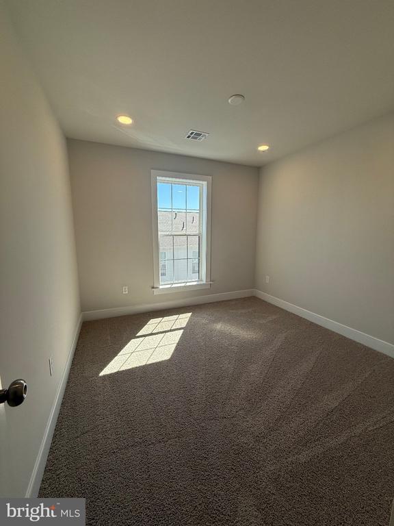 Building Photo - 4127 Ridgeview Ave