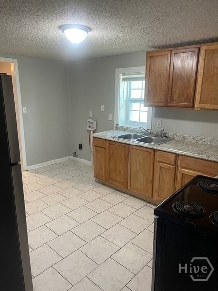 Building Photo - 501 Tuten Ave