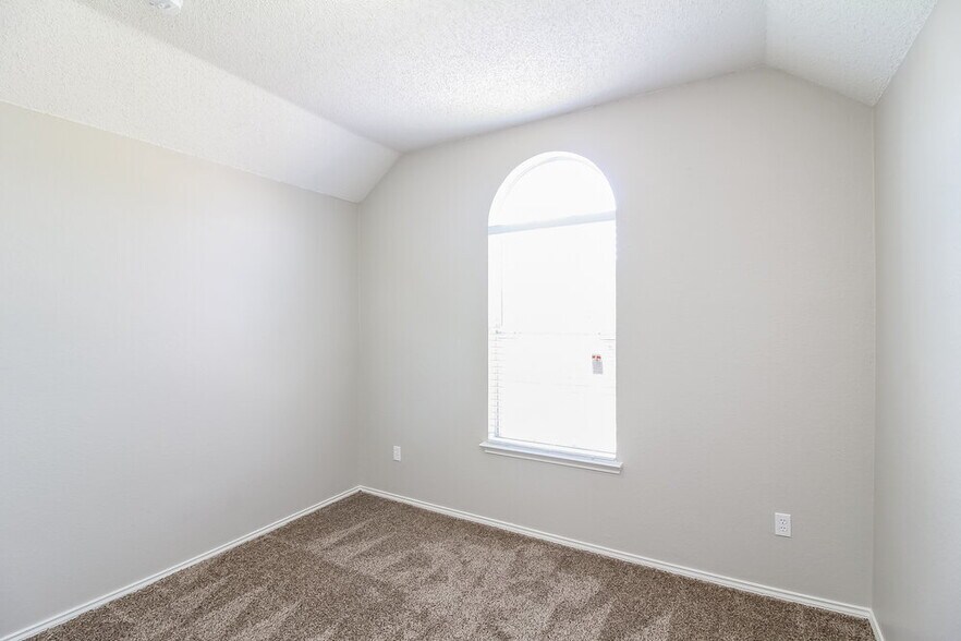 Building Photo - 816 Parker Dr