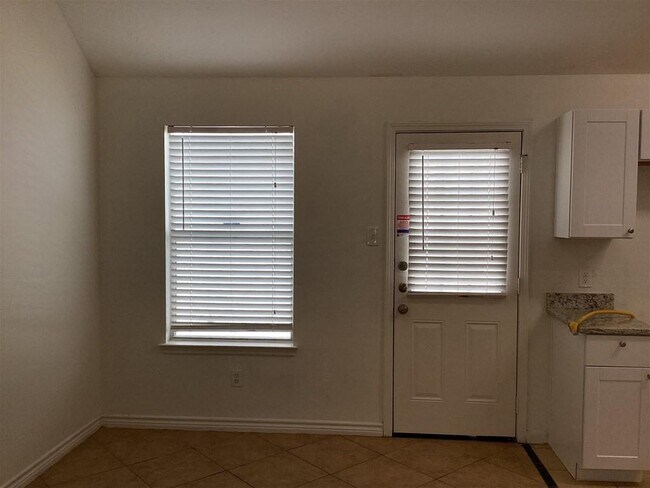 Building Photo - 12547 Ashford River