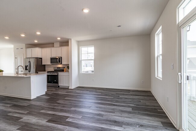 Building Photo - 2111 Yellowstone Blvd