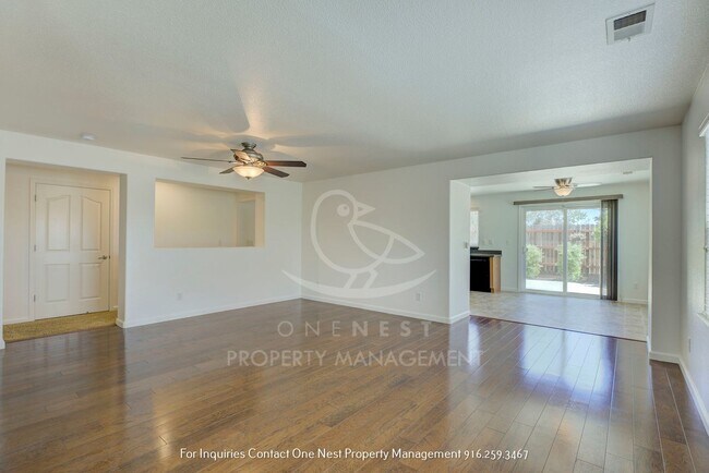 Building Photo - 4 Bedroom, 2 bathroom home with fenced yard