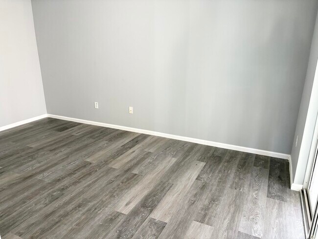 Building Photo - 2872 SW Fluvia St