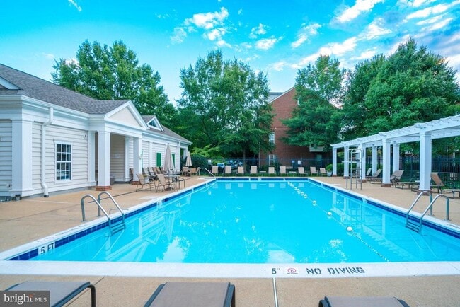 Building Photo - 709 Catts Tavern Dr