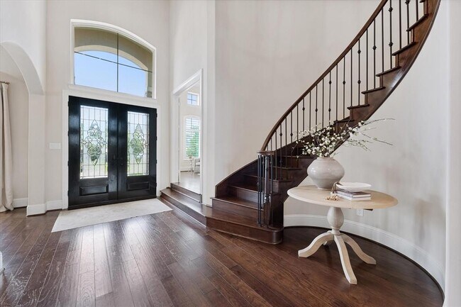 Building Photo - 5823 Stratton Wds Dr