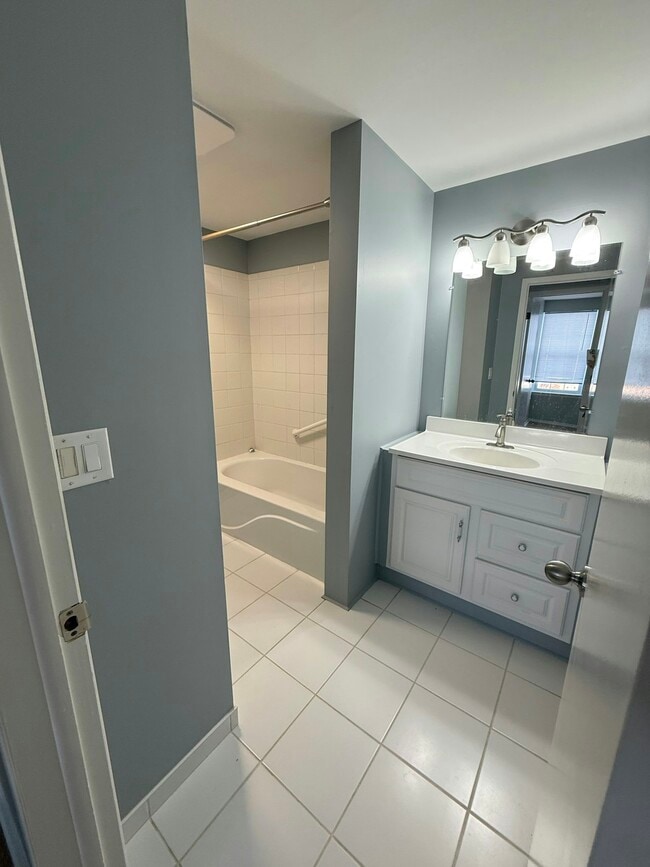 Building Photo - 6909 Harvard Ln