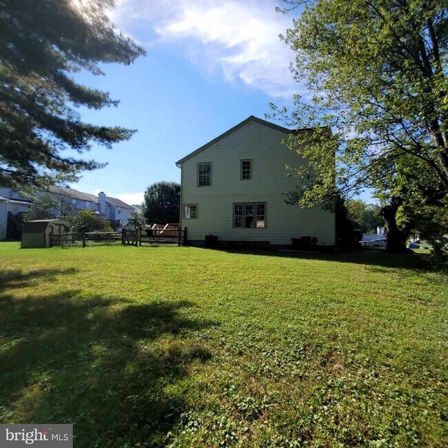 Building Photo - 733 Orley Pl