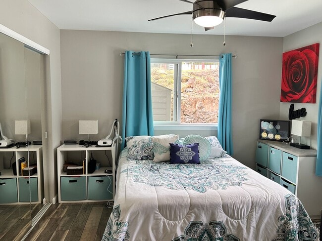 Building Photo - Fully Furnished Home