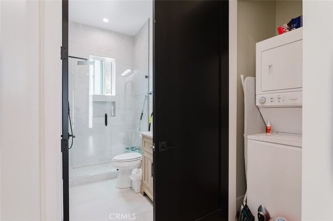 Building Photo - 13540 Hamlin St