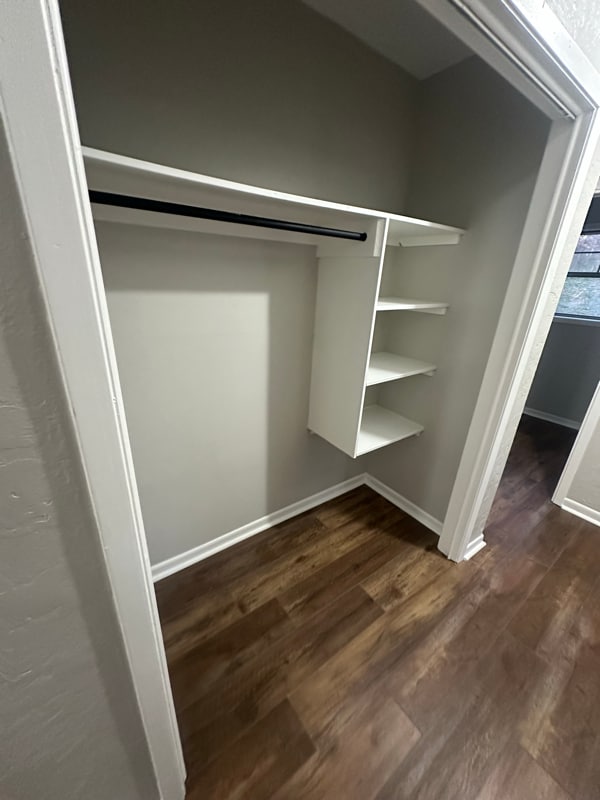 Building Photo - 1829 Azalea St