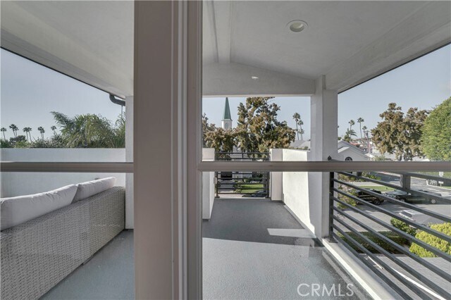 Building Photo - 608 Heliotrope Ave