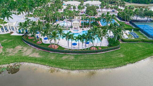 Building Photo - Spacious 4-Bedroom with 3 Full Baths in Royal Palm Beach!