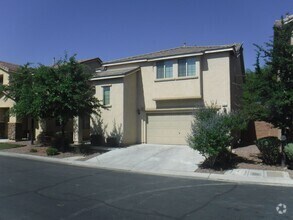 Building Photo - SPACIOUS 4 BEDROOM HOME WITH 2.5 BATHS, 2 ...