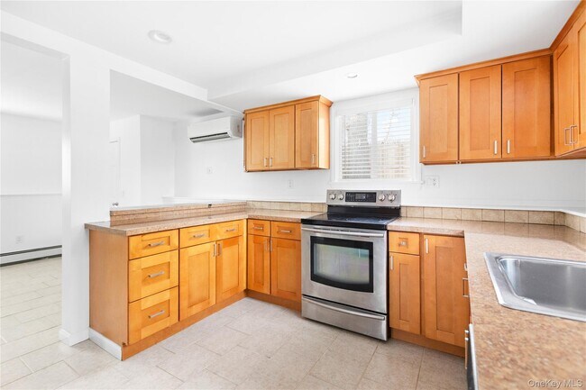 Building Photo - 13 Country Greens Dr