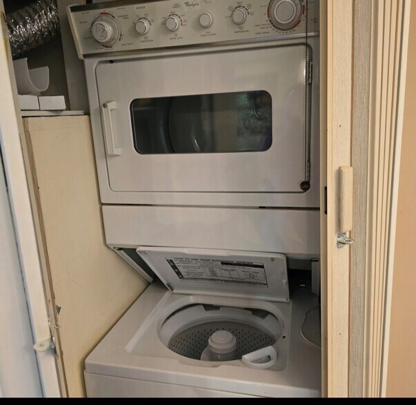 Building Photo - 303 Sugar Top Dr