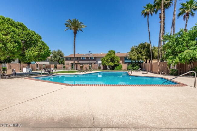 Building Photo - 8548 E McDonald Dr