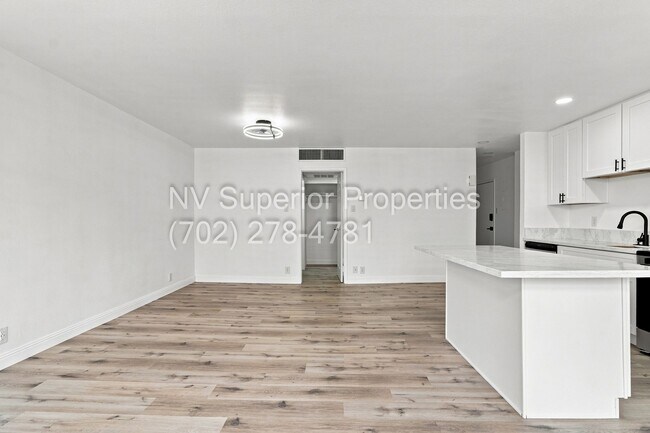 Building Photo - 3111 Bel Air Dr