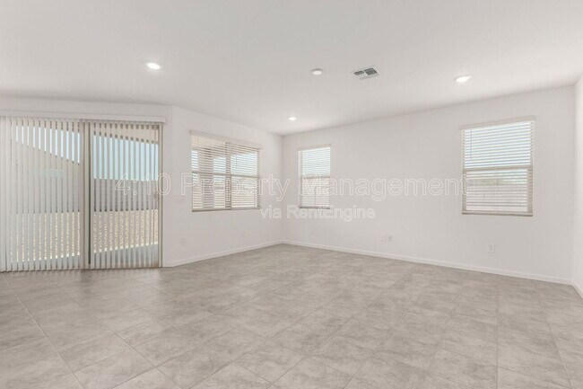 Building Photo - 35405 W Catalan St