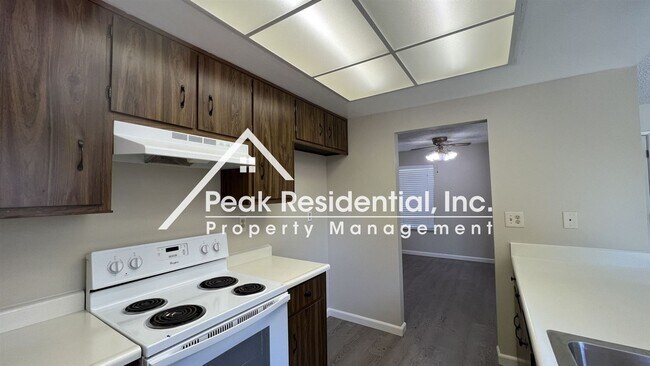 Building Photo - 3 br, 2 bath House - 5912 Birchglade Way