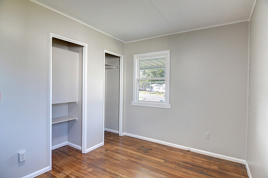 Building Photo - 2665 Elmore Dr