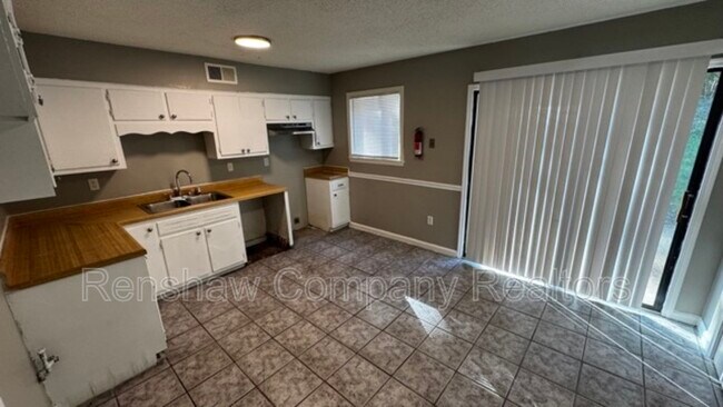 Building Photo - 5755 Heartwood Dr