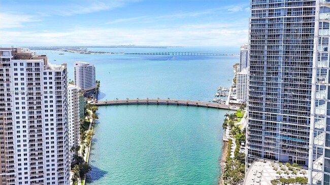 Building Photo - 485 Brickell Ave