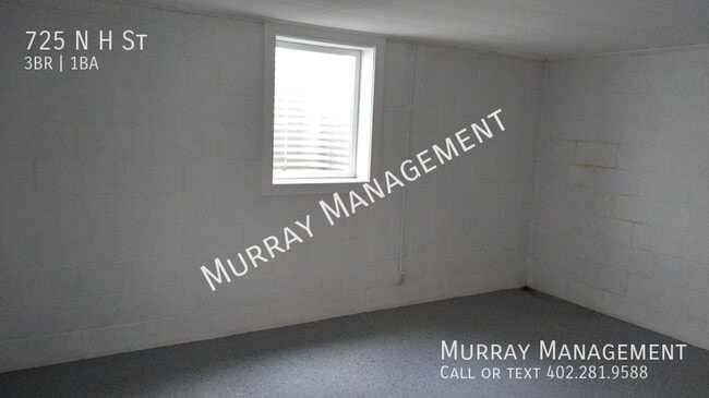 Building Photo - 725 N H St