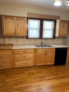 Plenty of storage for pots and pans - 100 Bleecker St