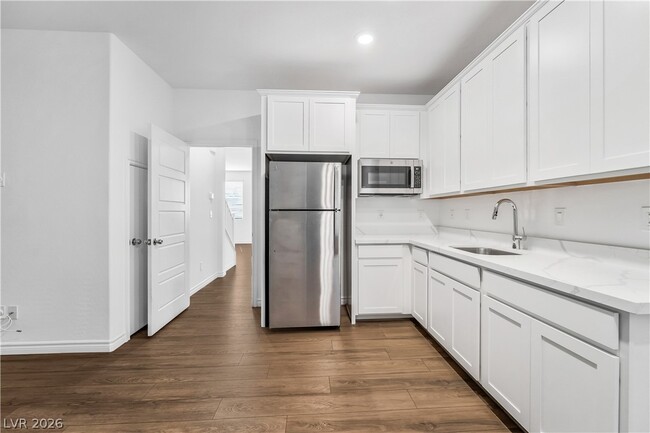 Building Photo - 1611 Dire Wolf Ave