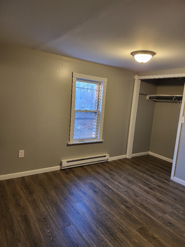 Building Photo - 107 Canaan St