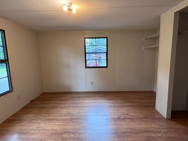 Building Photo - 2 Bedroom Mobile Home in Pleasant Garden!
