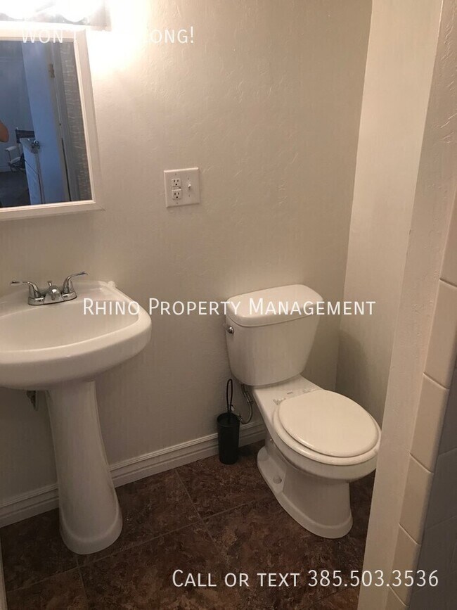 Building Photo - 2885 Van Buren Ave