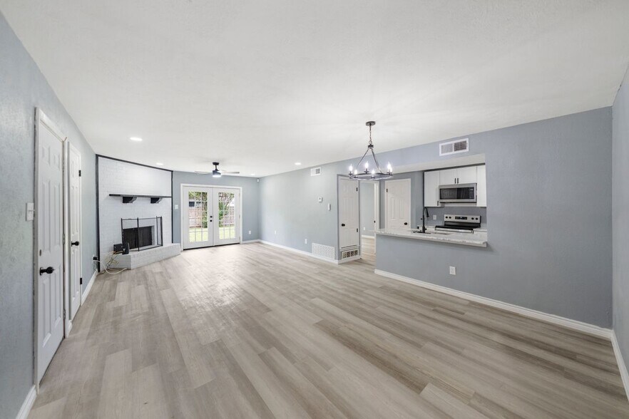 Building Photo - 2517 Clearwood Dr