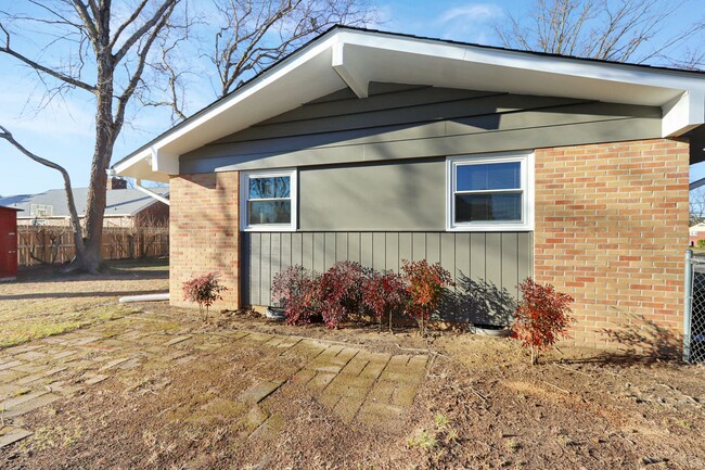 Building Photo - 11 Sandpiper St