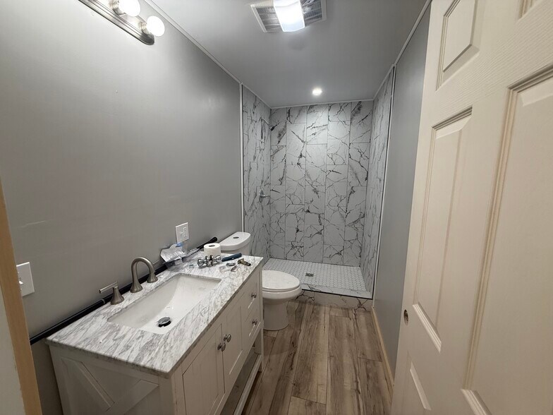 Building Photo - 41 Knapp St