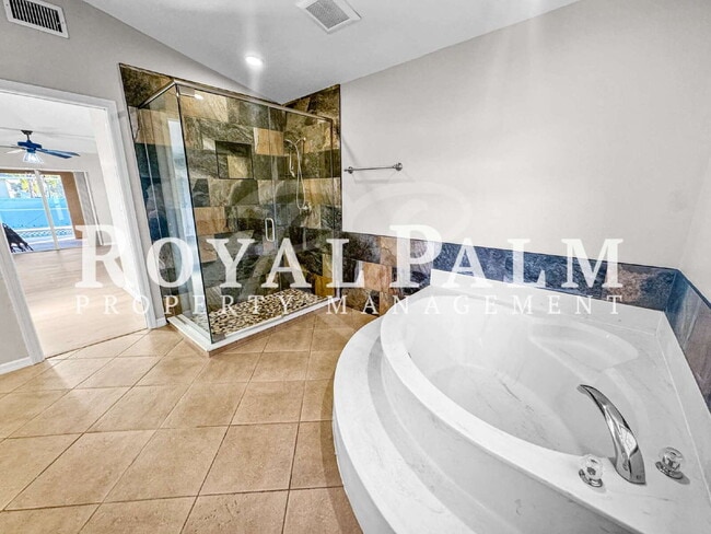 Building Photo - 326 SW 29th St