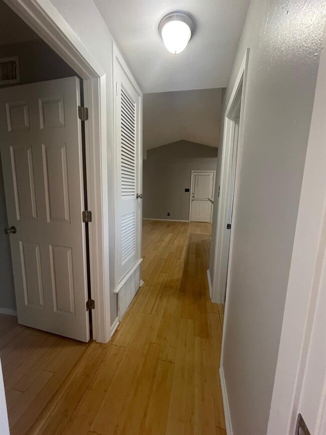 Building Photo - 8003 Pinedale Cove