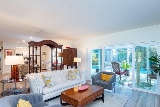 Building Photo - 3372 SE Court Dr